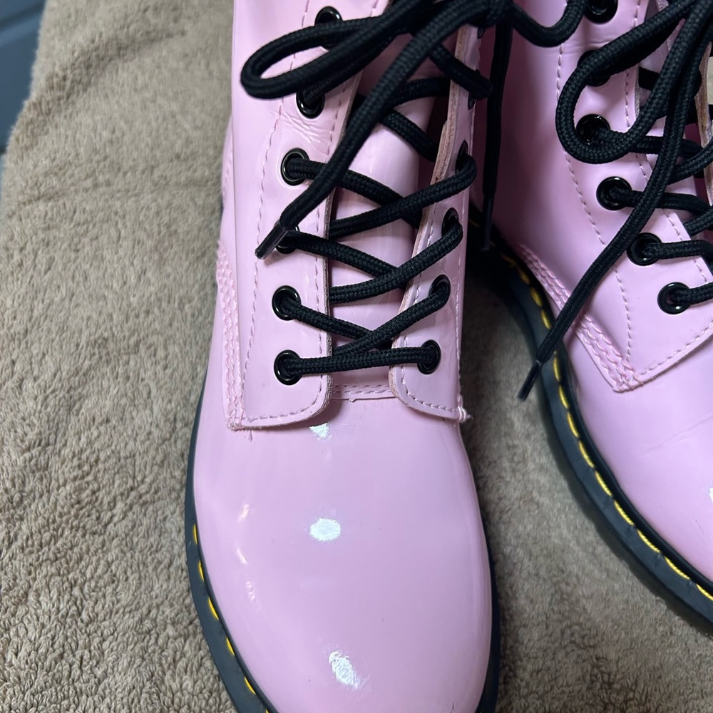 Doc Martens pale pink patent leather style 1460 combat boots. Worn once? Size 8 - Picture 2 of 16